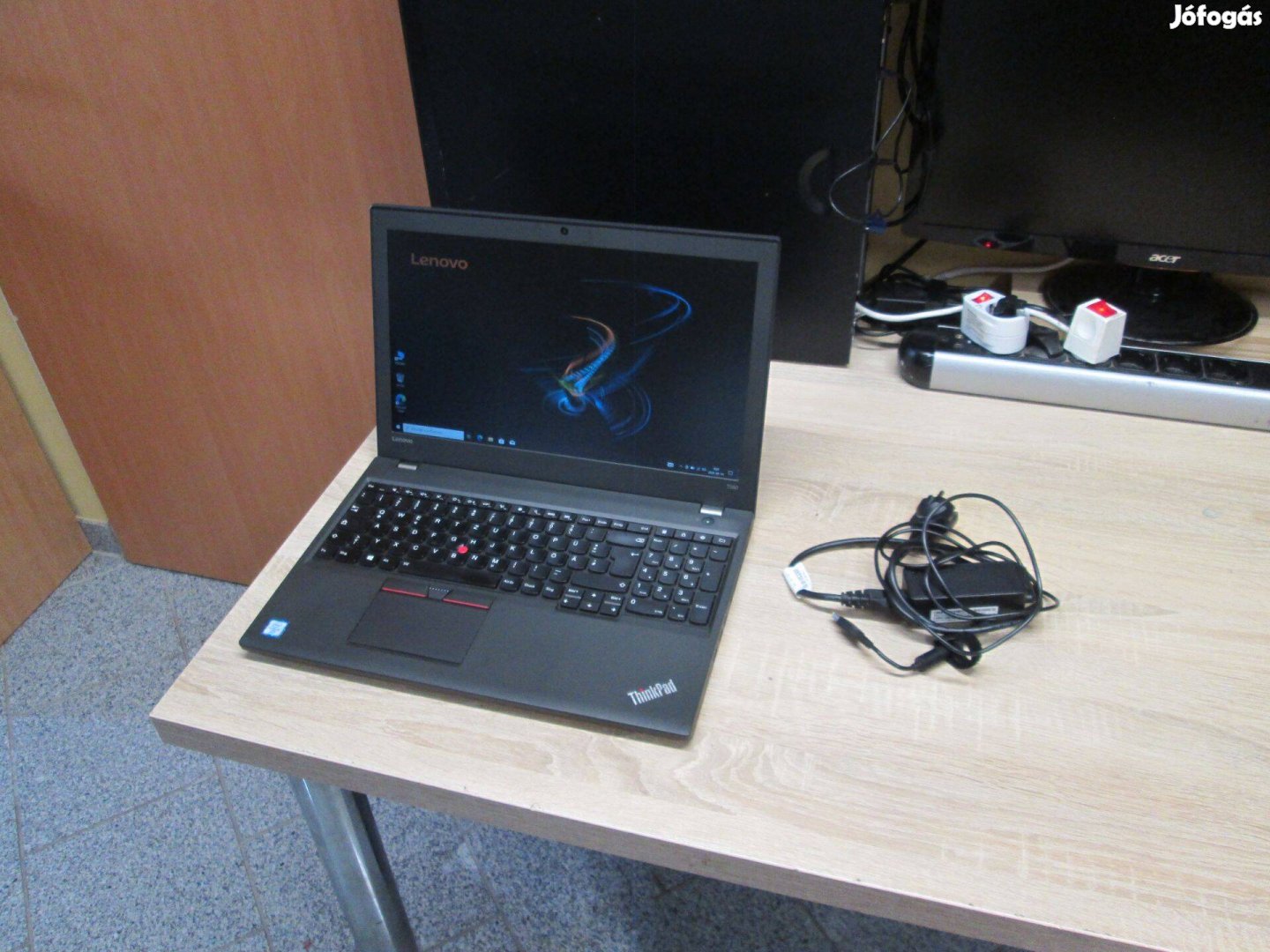 Eladó a címben szereplő Thinkpad