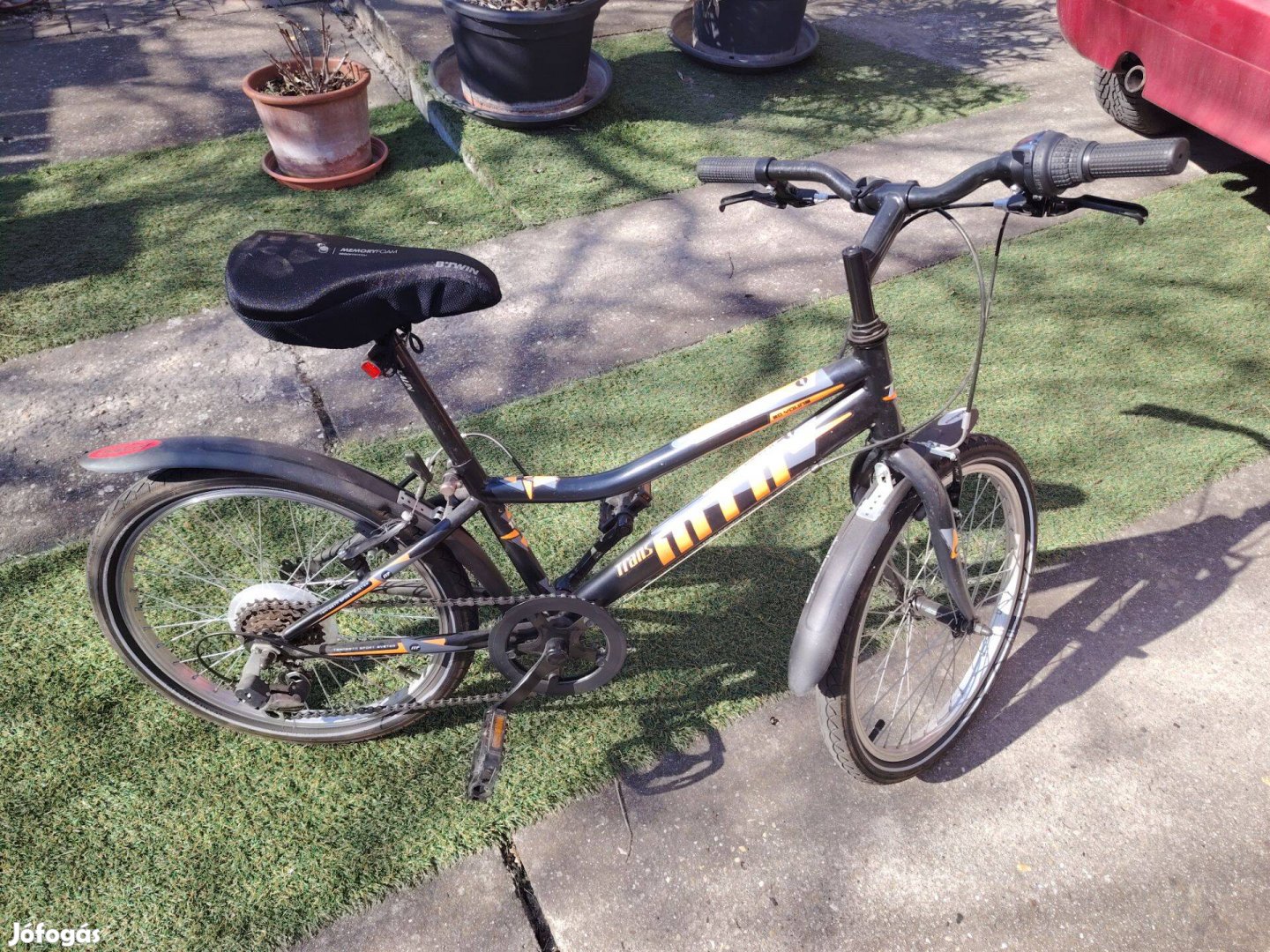 Eladó a képeken látható 20 gyerek kerékpár, csak személyes