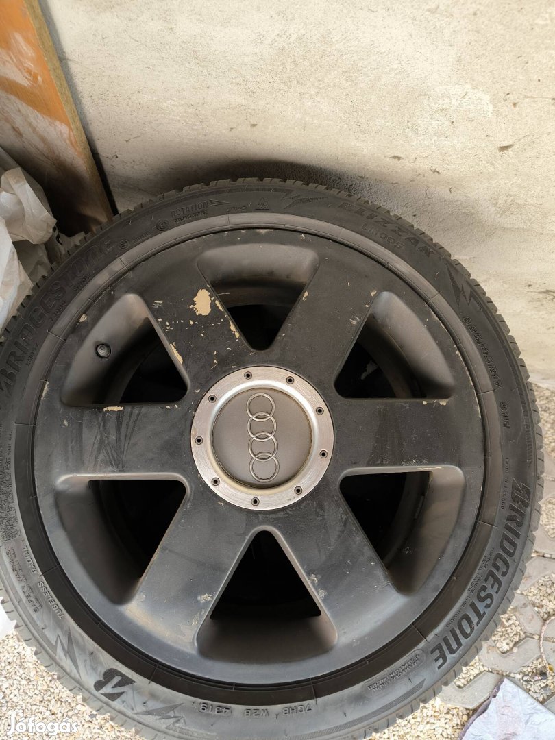 Eladó a képeken látható Audi tt felni téli gumival.