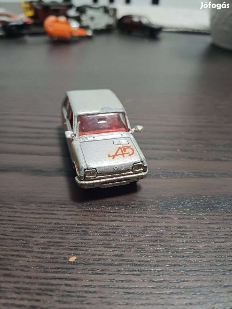 Eladó a képeken látható Renault 5 Alpine Majorette kisautó!