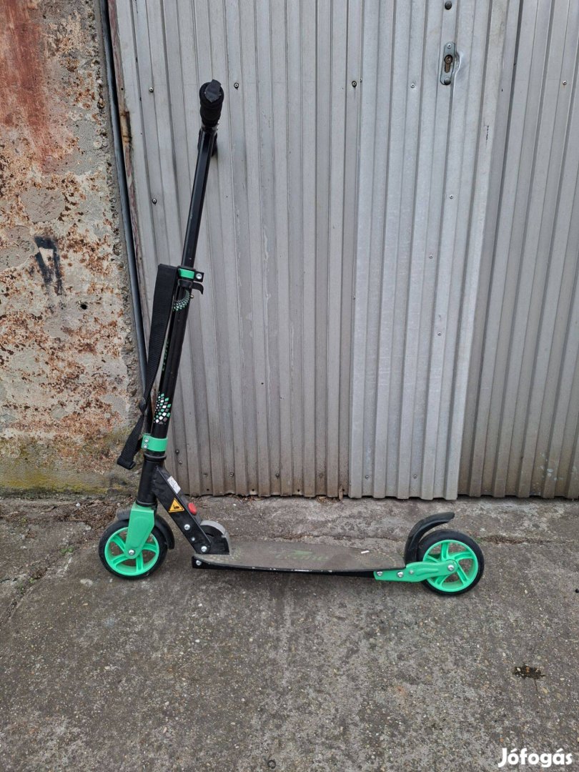 Eladó a képeken látható roller!