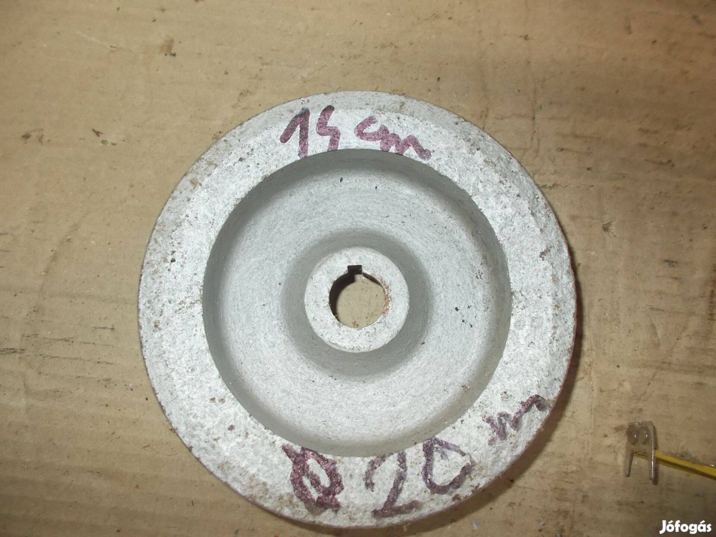 Eladó a képen látható 14 cm átmérőjű két pályás ékszíj