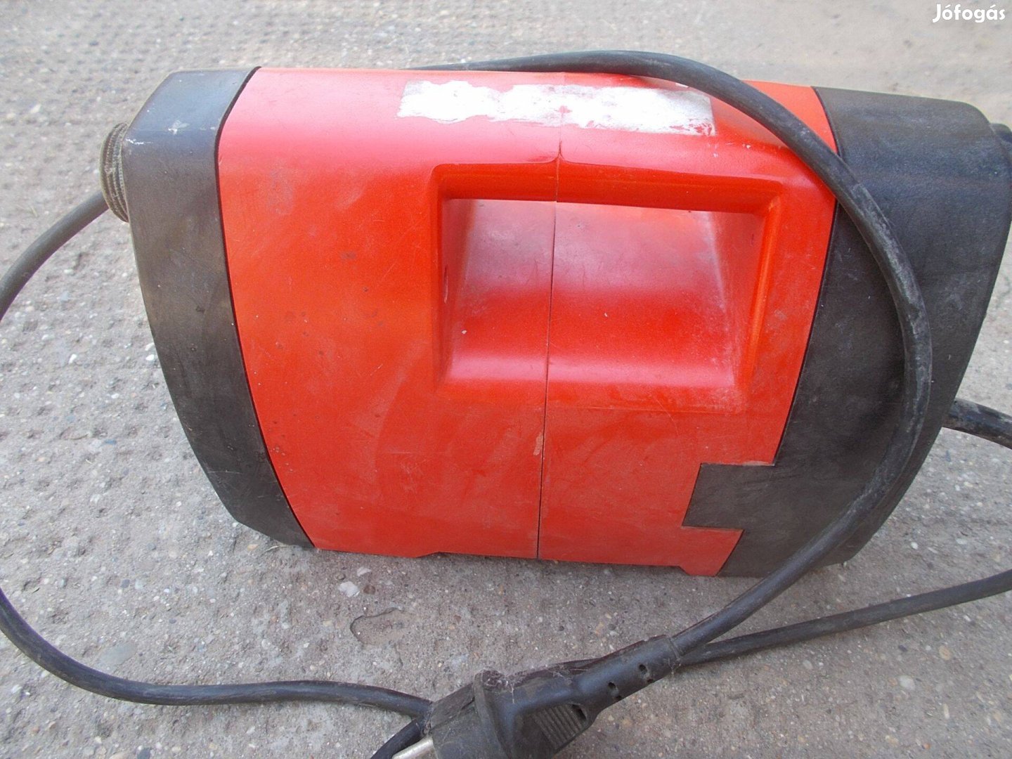 Eladó a képen látható 220 voltos vízszivattyú jó állapotban