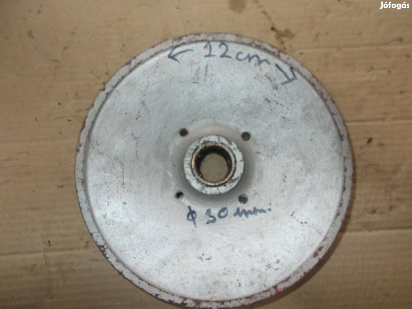 Eladó a képen látható 22 cm átmérőjű egy pályás ékszíj