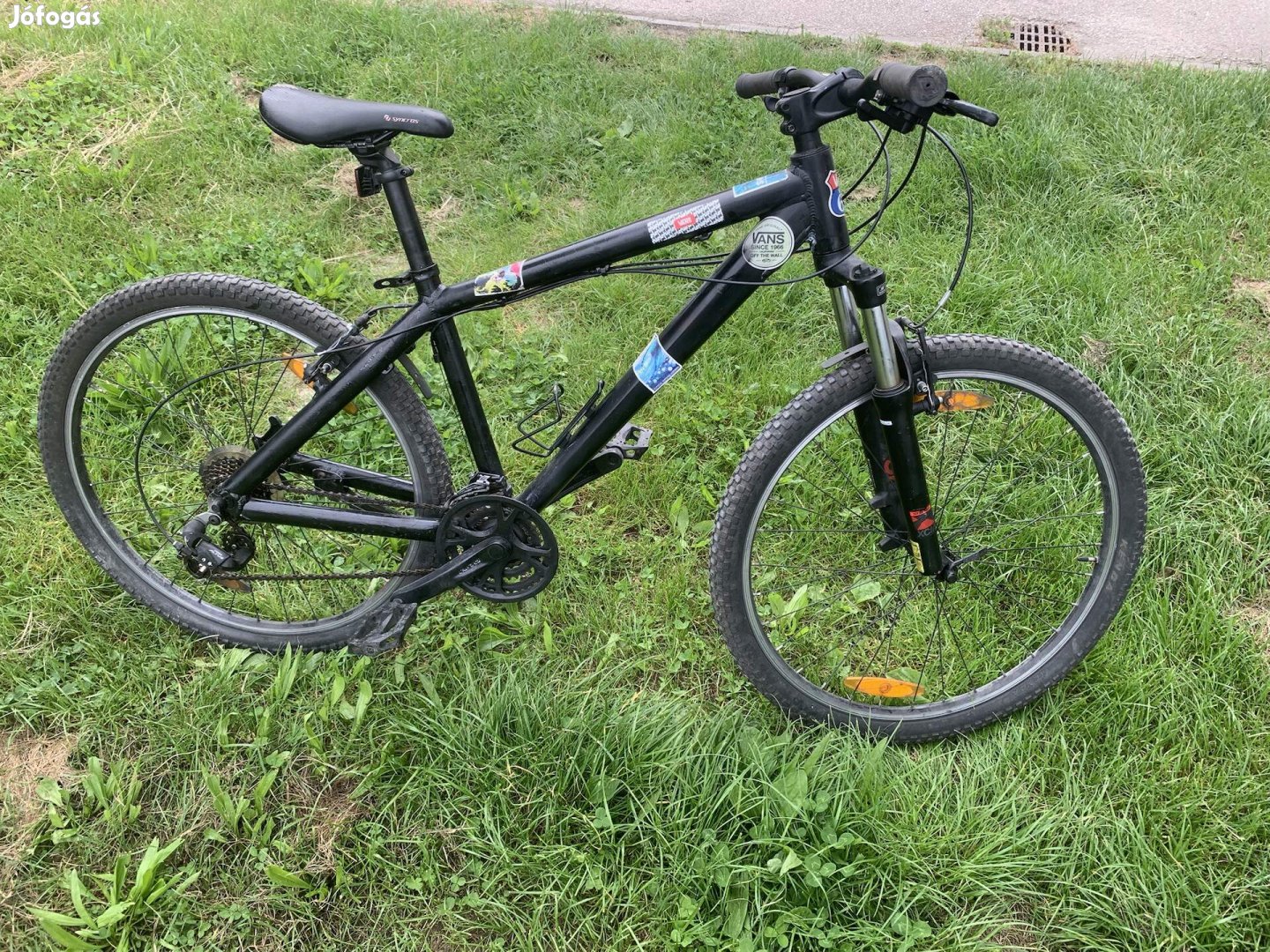Eladó a képen látható 26-os dirt bike kerékpár