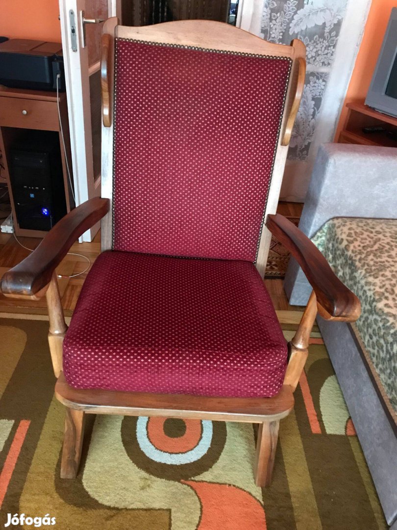 Eladó a képen látható 2 db fotel!