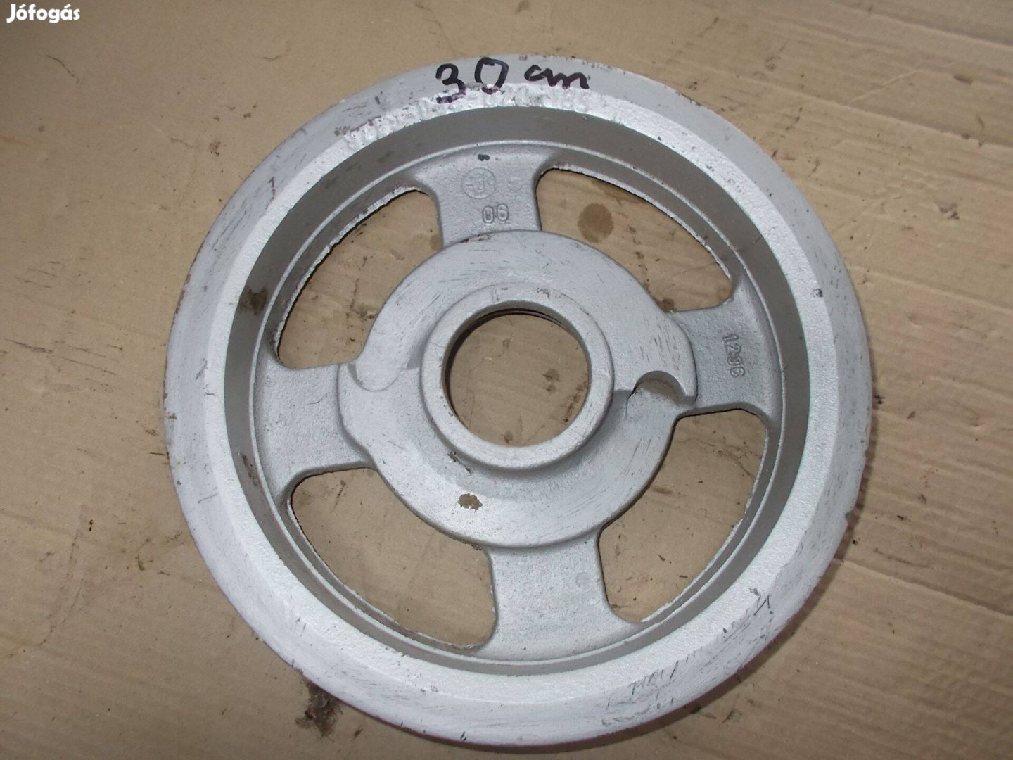 Eladó a képen látható 30 cm átmérőjű négy pályás ékszíj