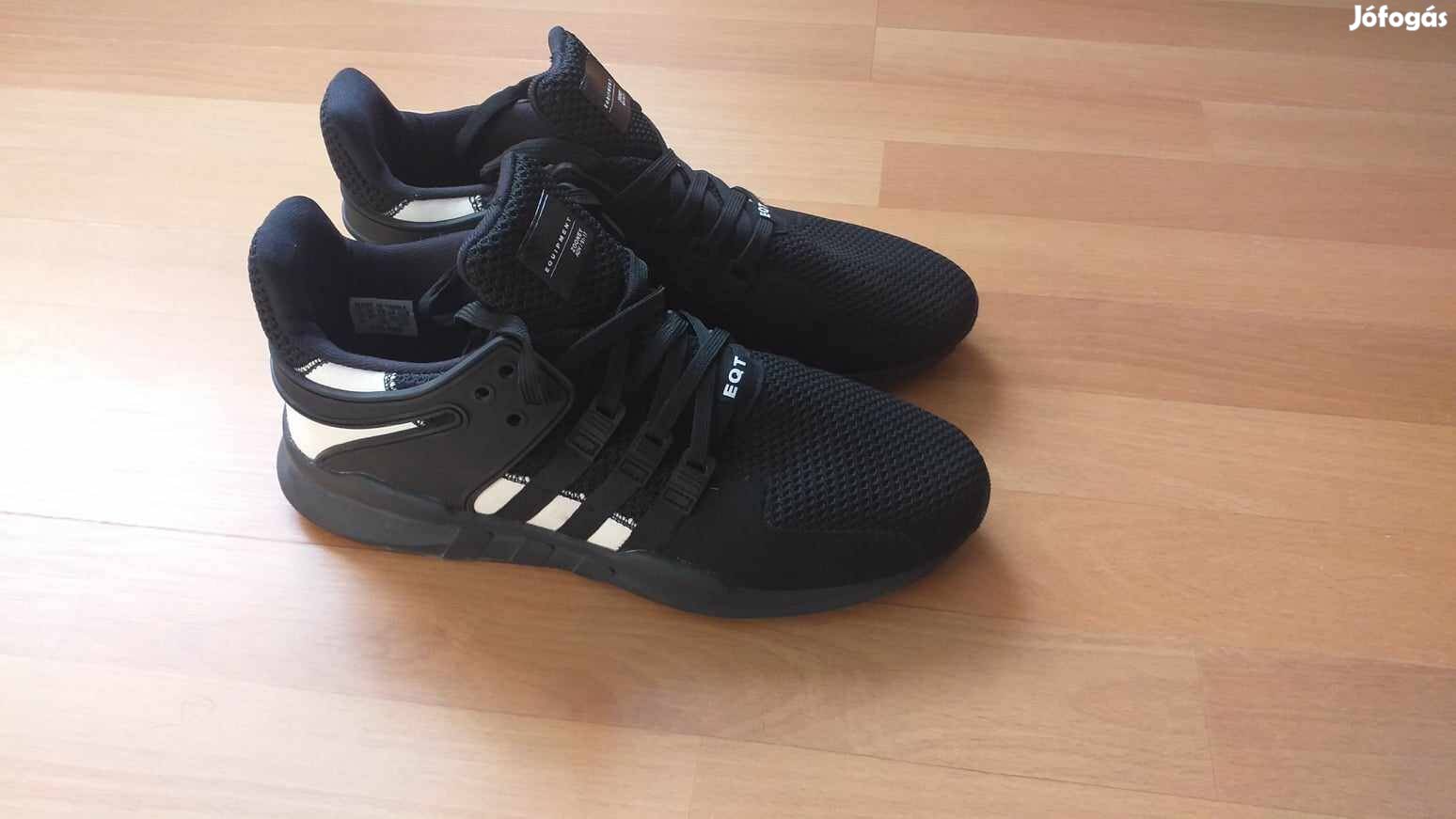 Eladó a képen látható Adidas Eqt 44-es sport cipő 