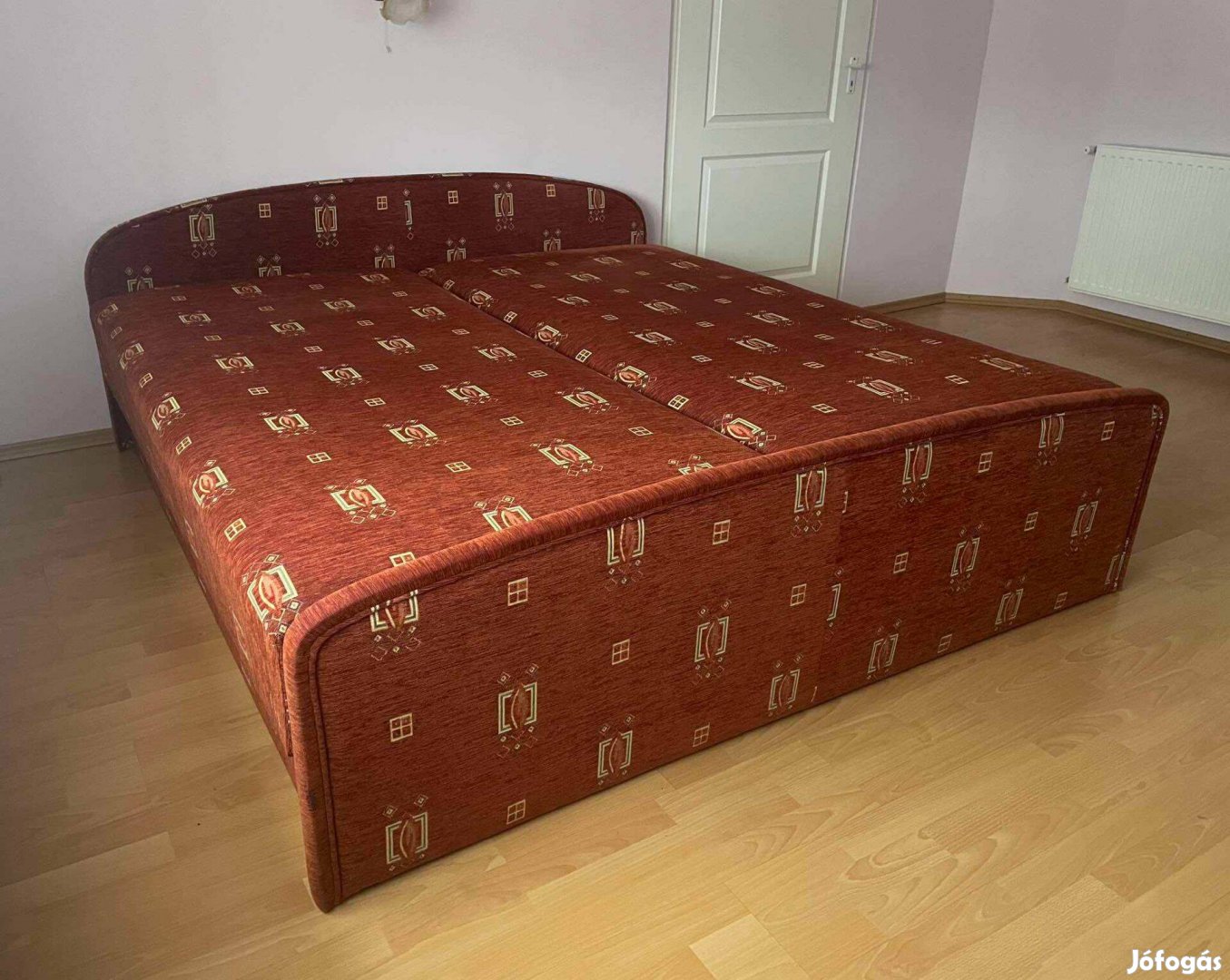 Eladó a képen látható ágy