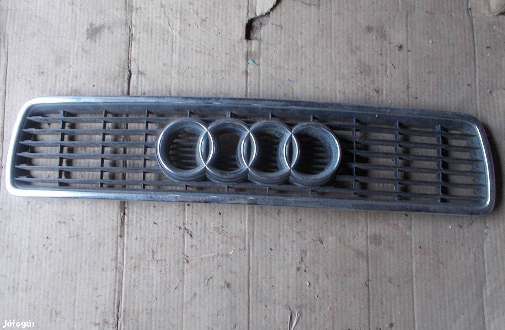 Eladó a képen látható audi dísz rács jó állapotban