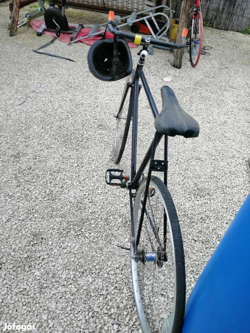 Eladó a képen látható bicikli 