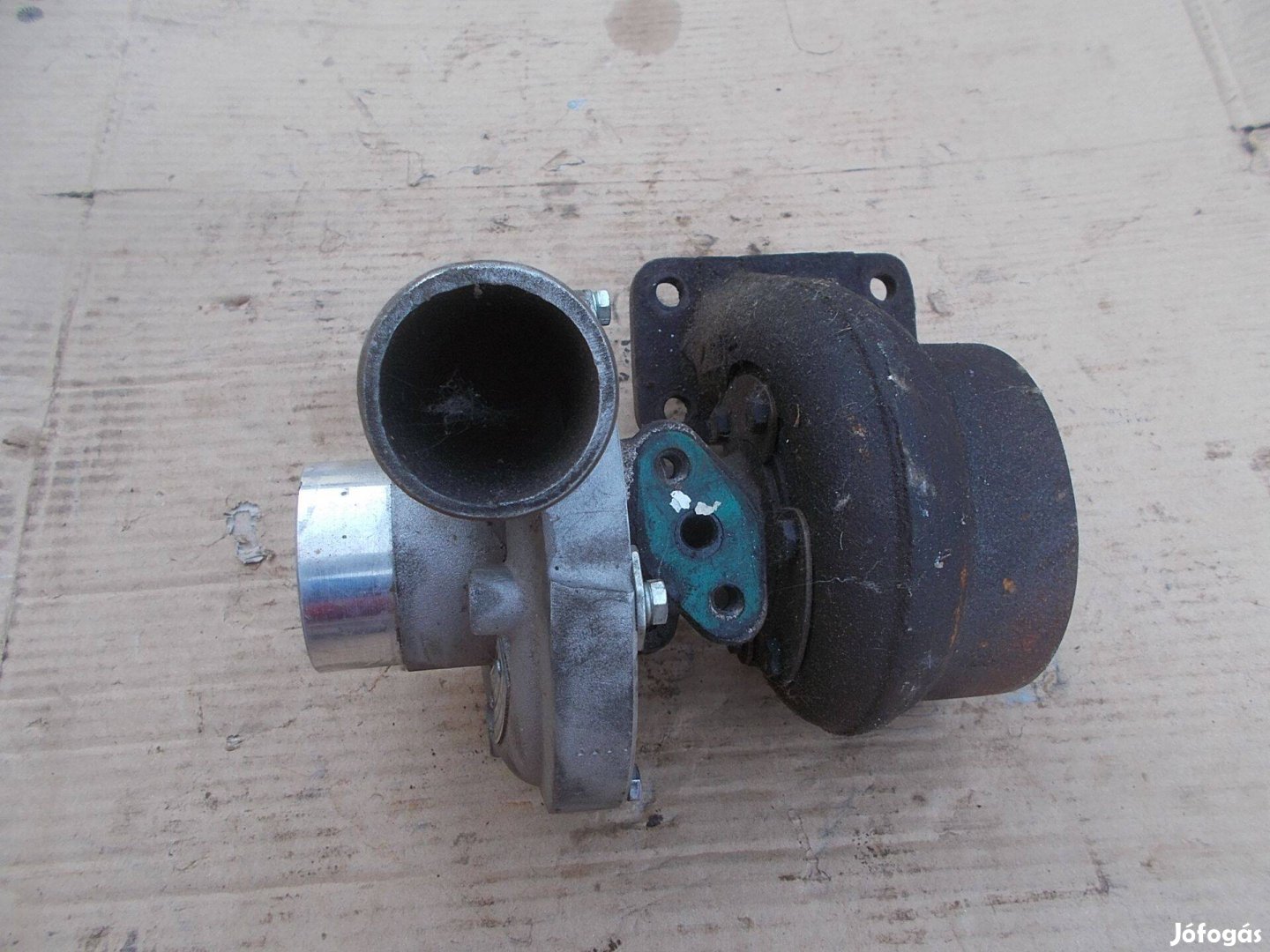Eladó a képen látható bontott turbó 2 számú