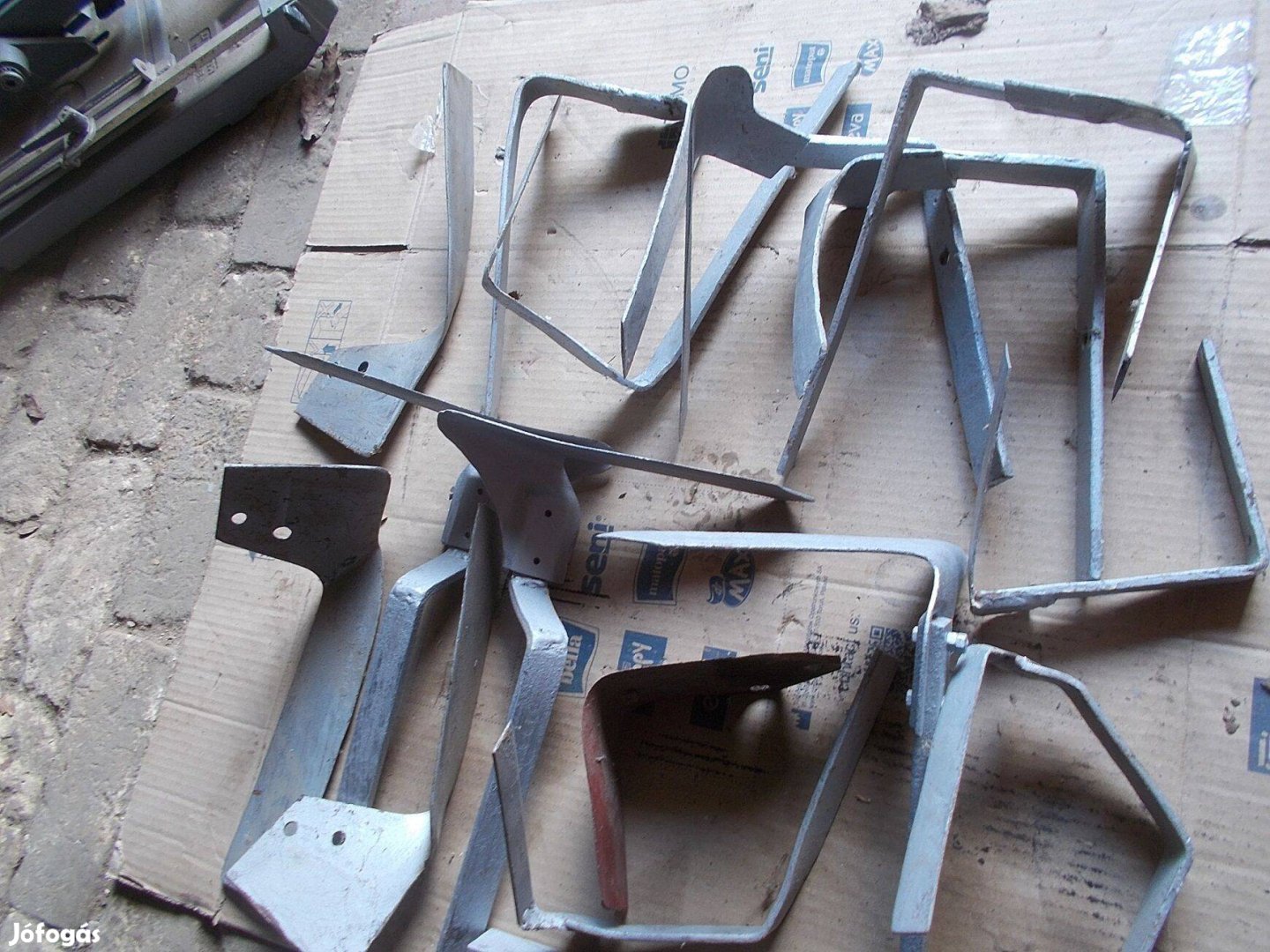 Eladó a képen látható ekefej tartozék csomag jó állapotban 4