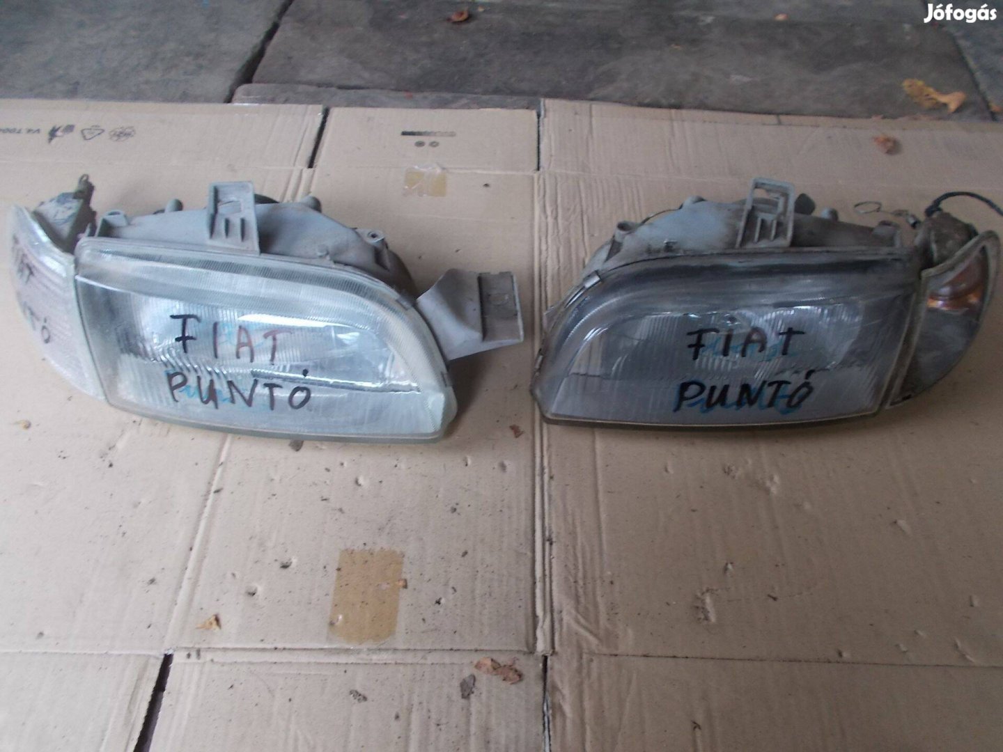 Eladó a képen látható fiat puntó első fényszóró pár