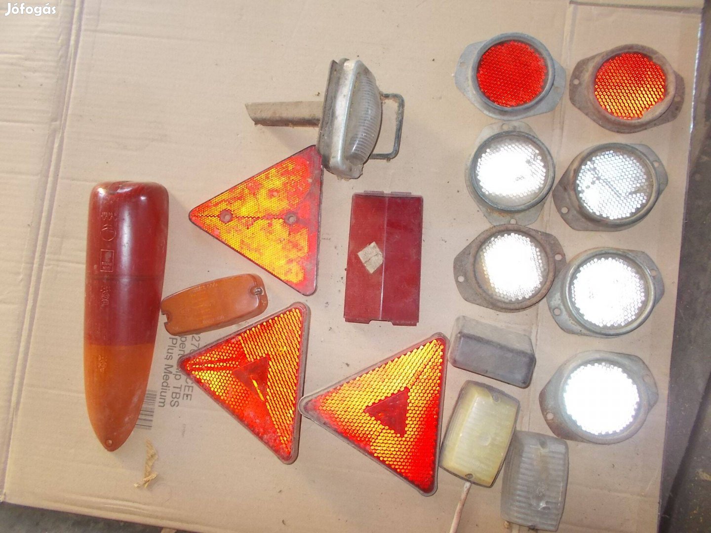 Eladó a képen látható használt prizma csomag