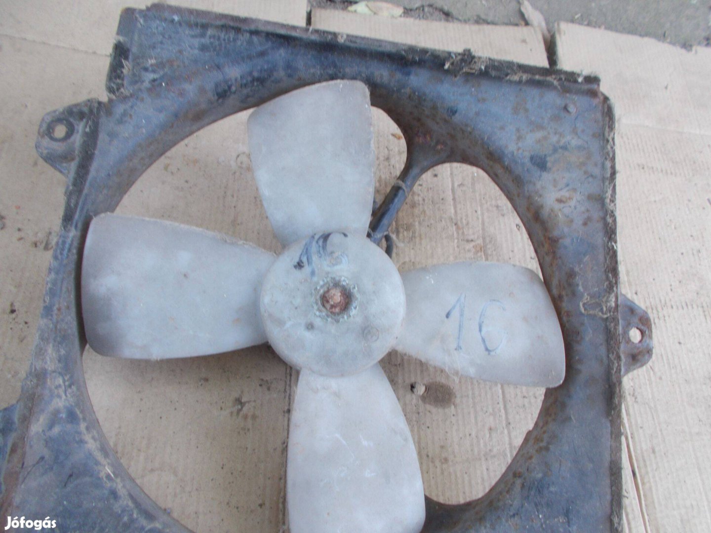 Eladó a képen látható hőtő ventilátor 16 számú