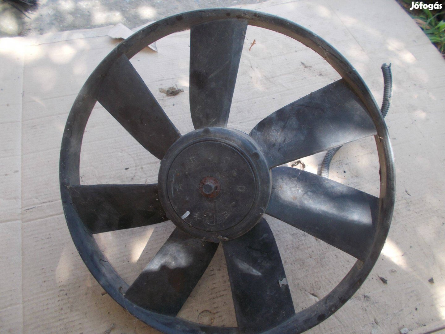 Eladó a képen látható hőtő ventilátor 18 számú