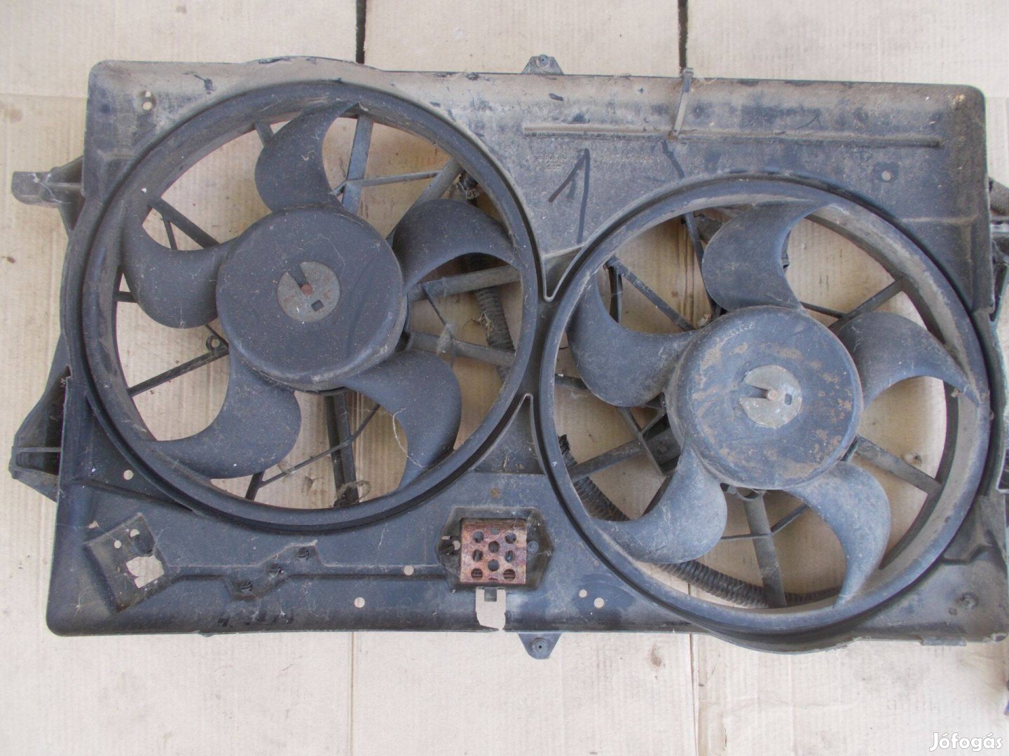 Eladó a képen látható hőtő ventilátor 1 számú