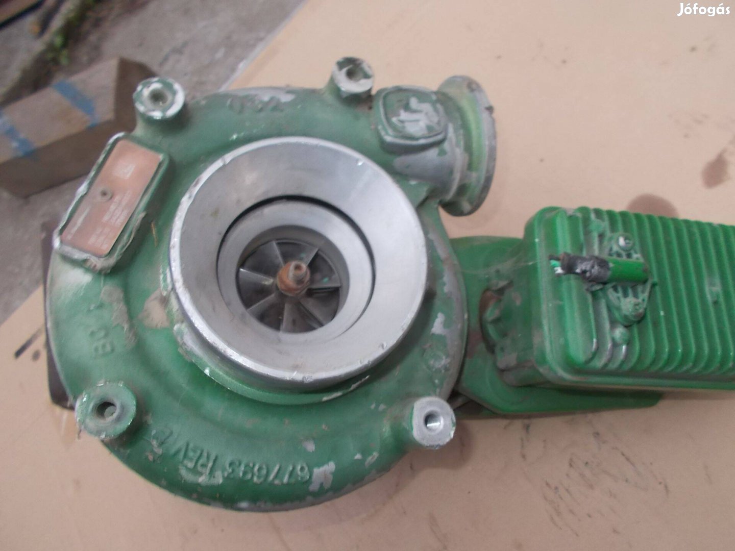 Eladó a képen látható john deere traktor turbó