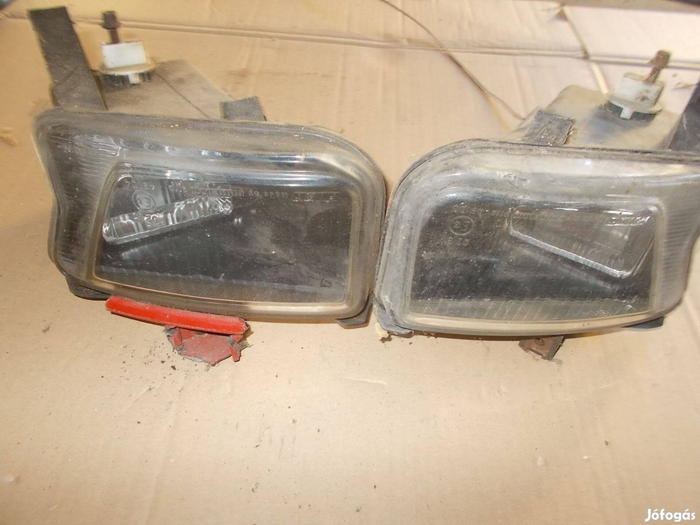 Eladó a képen látható köd lámpa párban 2 számú