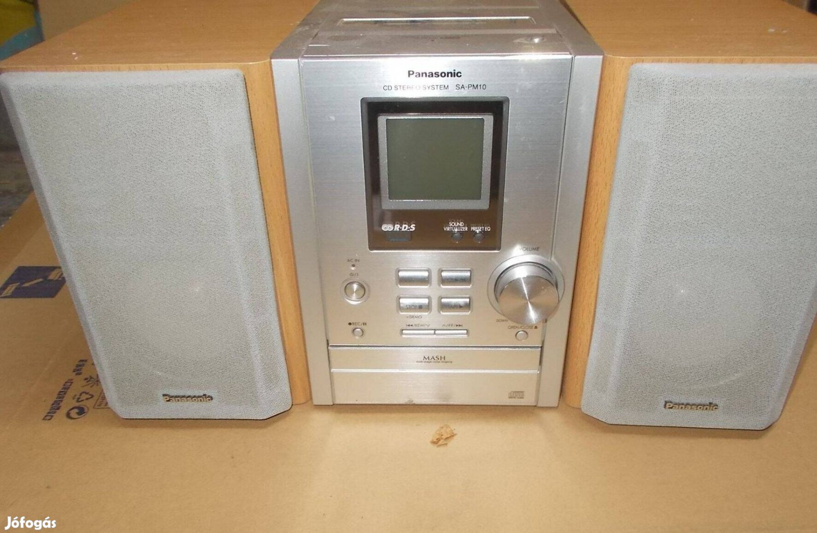 Eladó a képen látható mini hifi jó állapotban