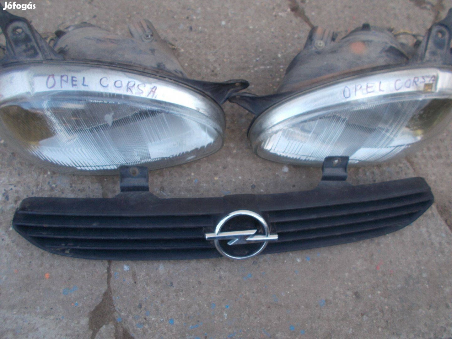 Eladó a képen látható opel első fényszóró csomag