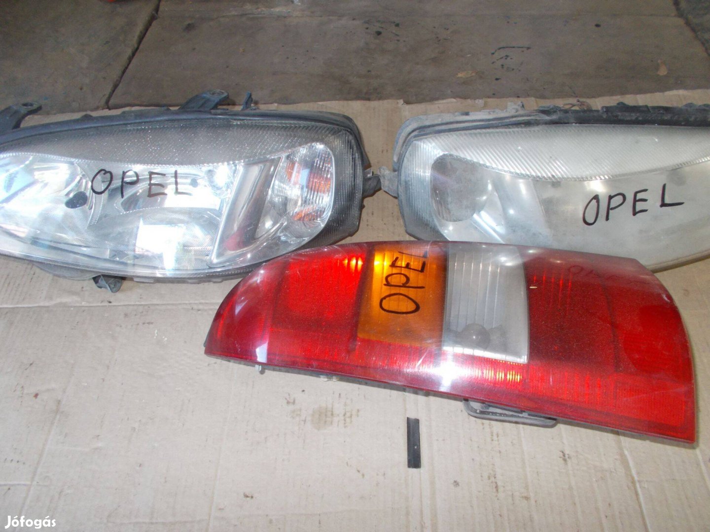 Eladó a képen látható opel lámpa csomag