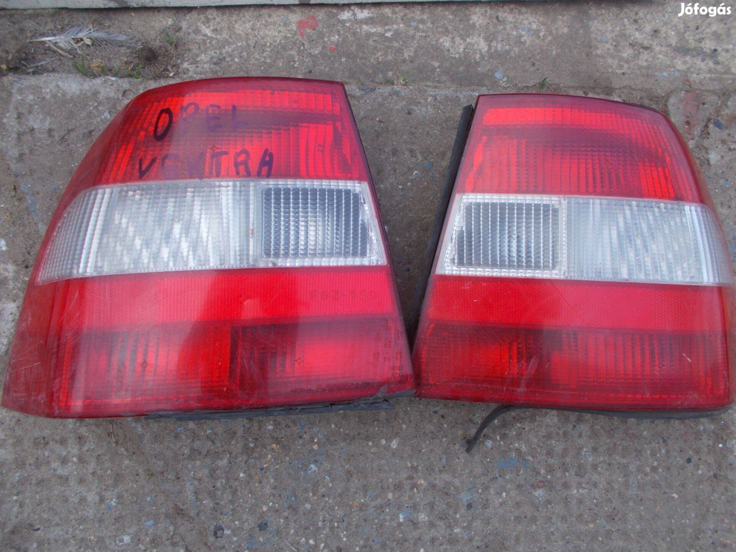 Eladó a képen látható opel vektra hátsó lámpa pár