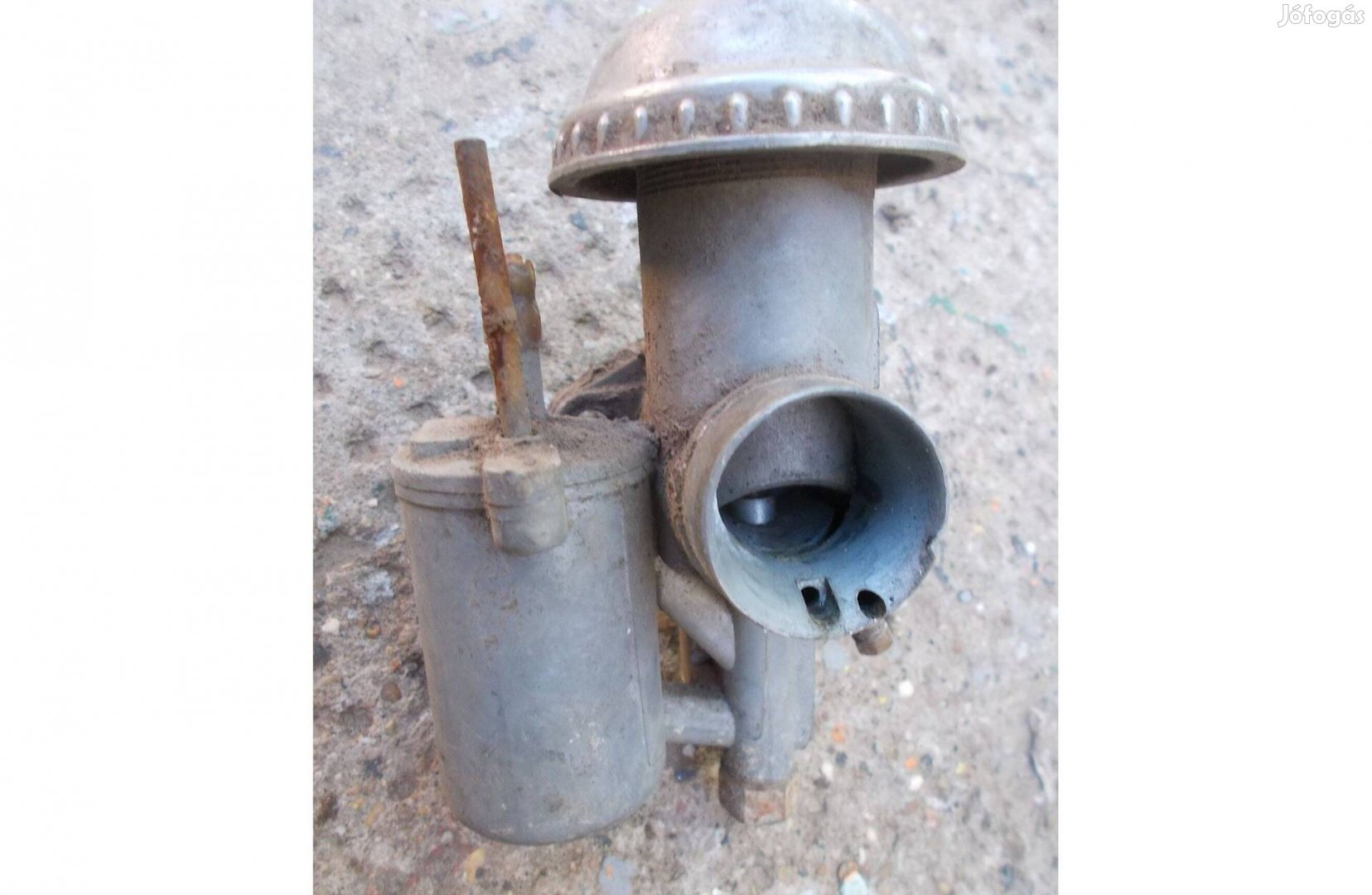Eladó a képen látható régi karburátor fellelt állapotban
