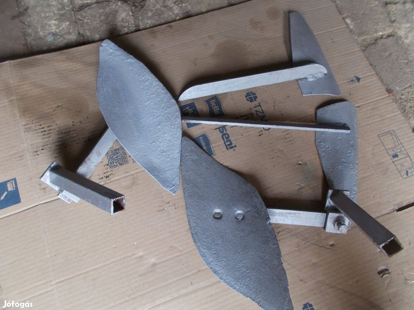 Eladó a képen látható régi rota kapaekefej tartozék jó