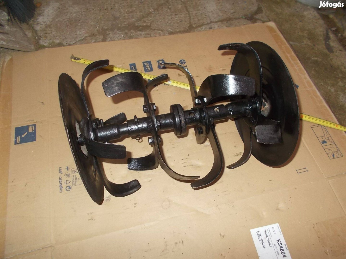 Eladó a képen látható rota kapához kapa pár