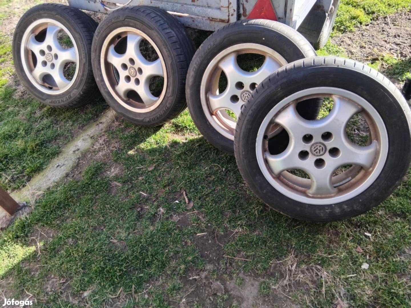 Eladó a képen látható szép állapotú Volkswagen Nyári alufelnik 205/55R