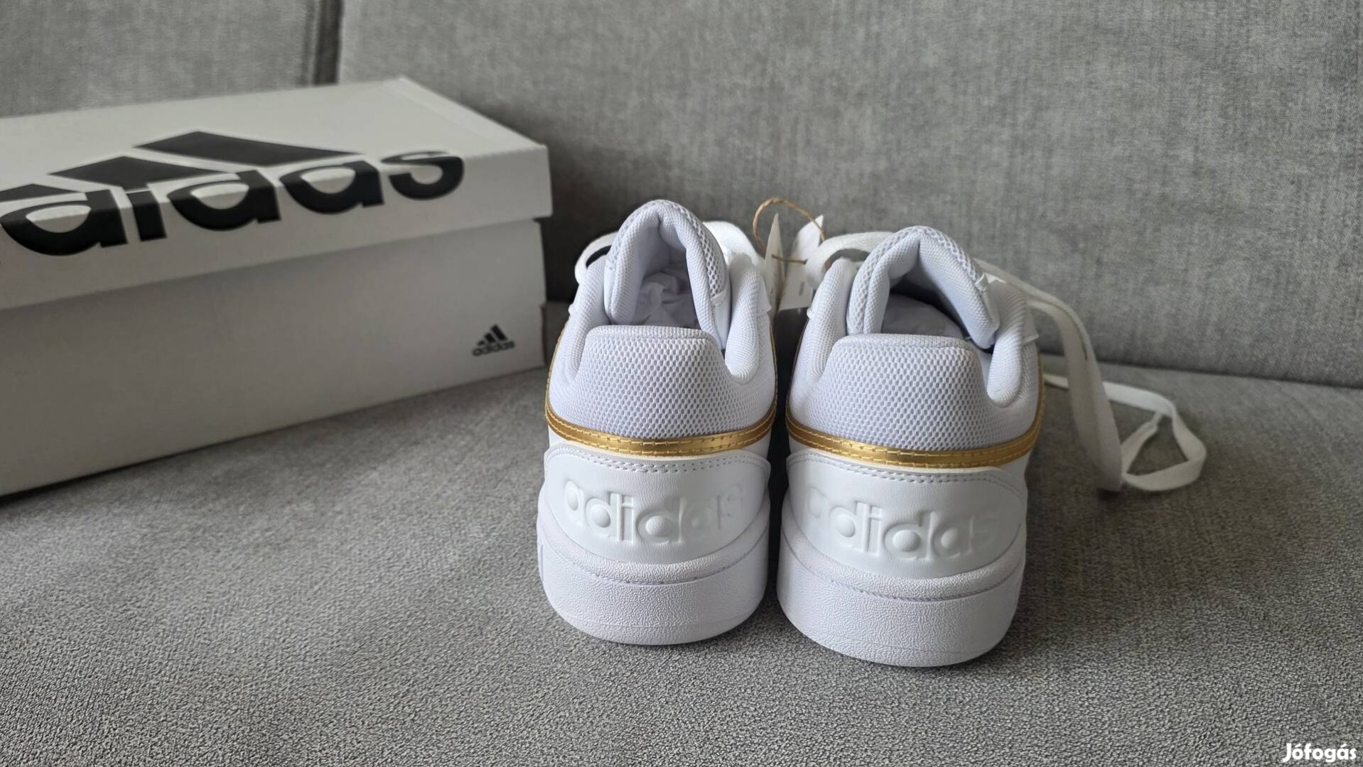 Eladó a képen látható új Adidas cipő 38-as