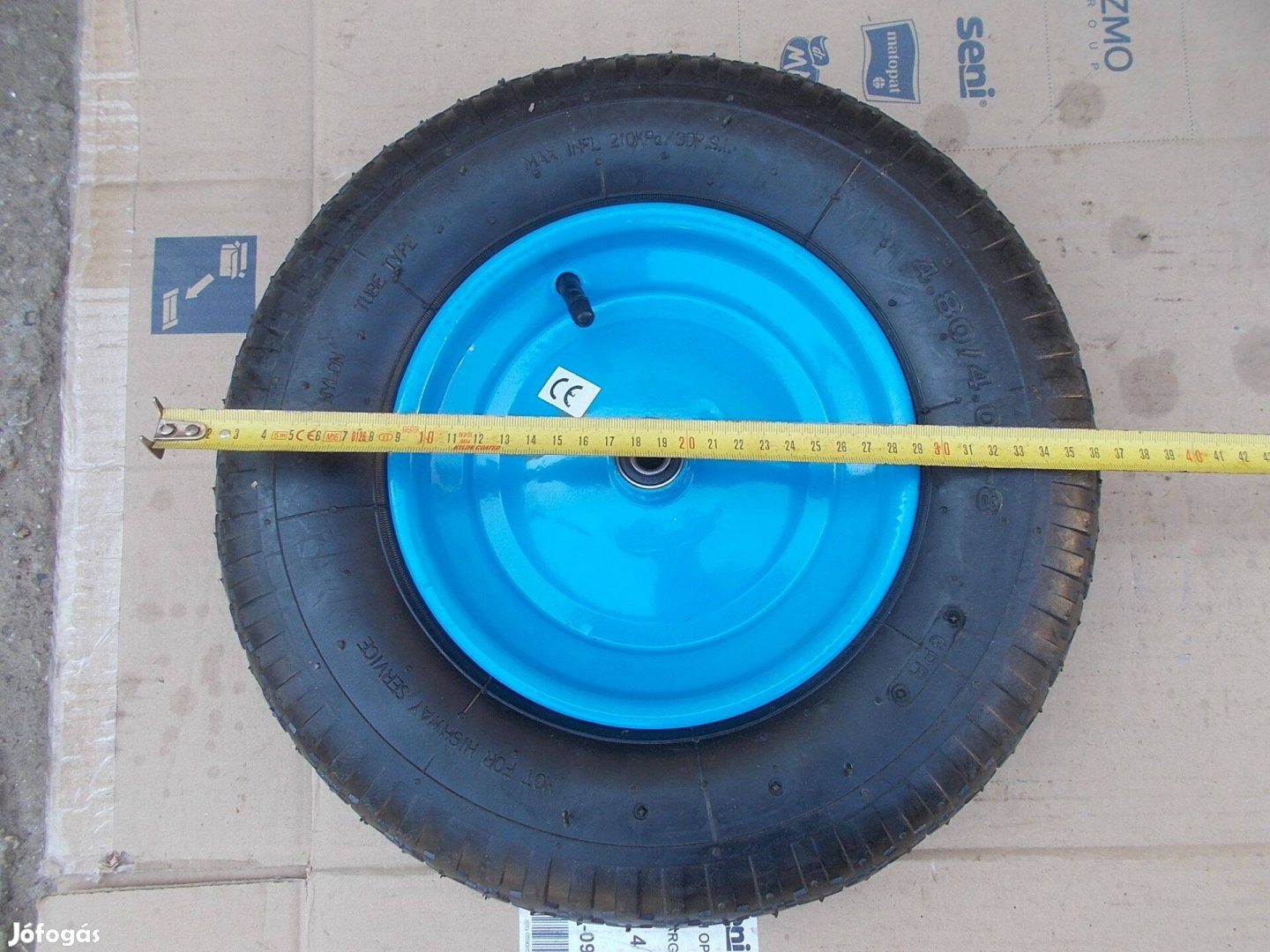 Eladó a képen látható új csapágyazott tömlős talicska kerék