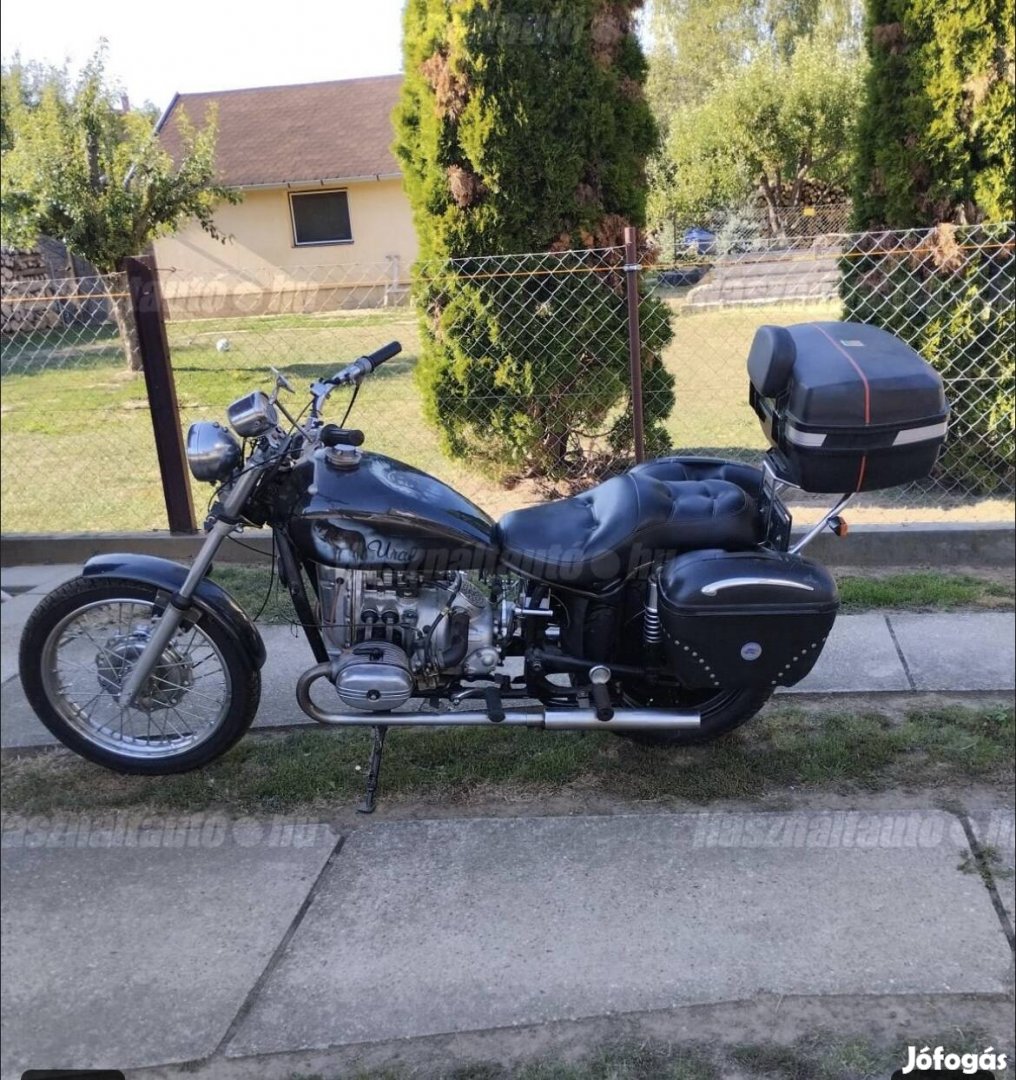 Eladó a képen látható ural 