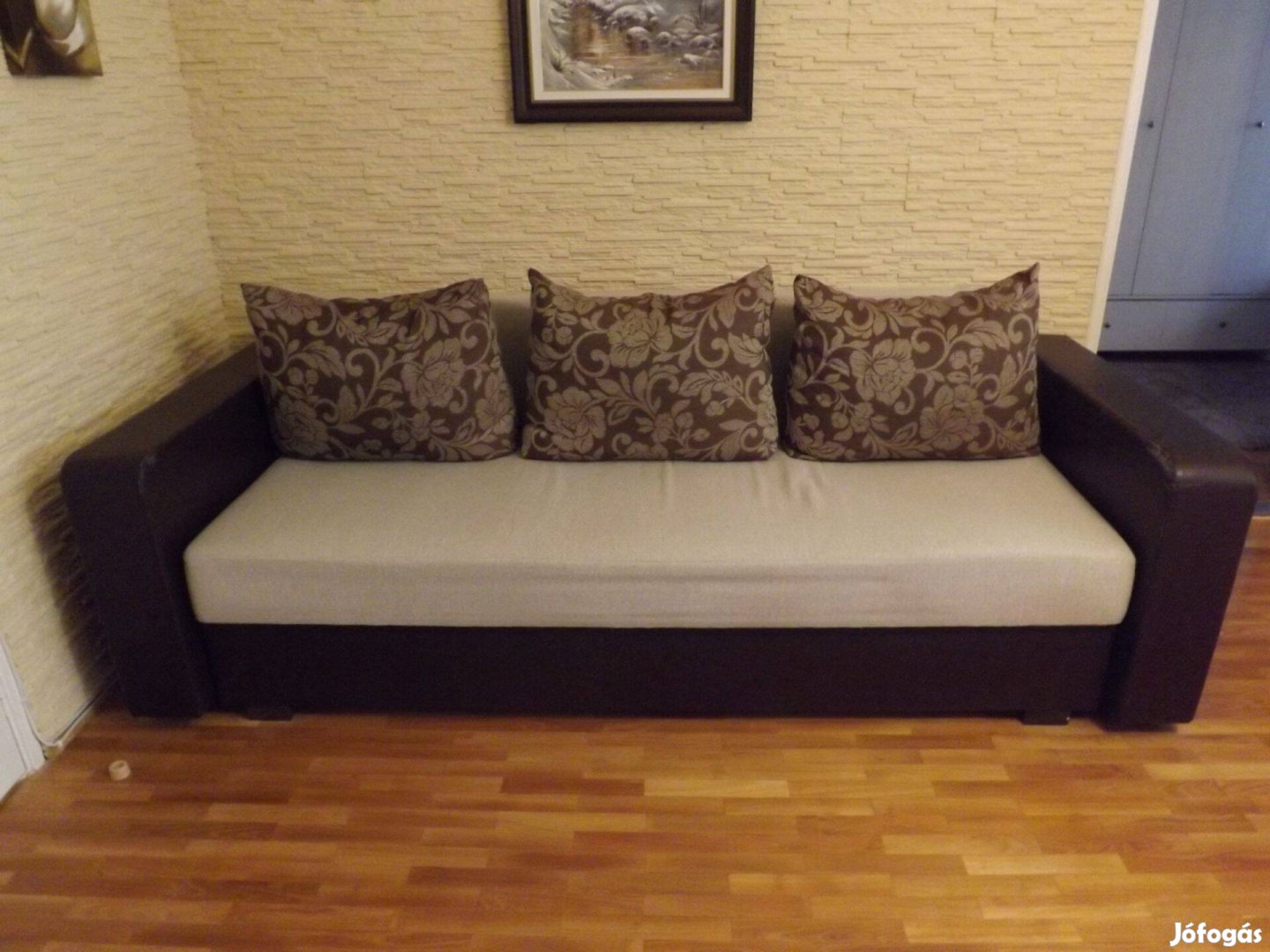 Eladó ággyá alakítható, kihúzhatós kanapé