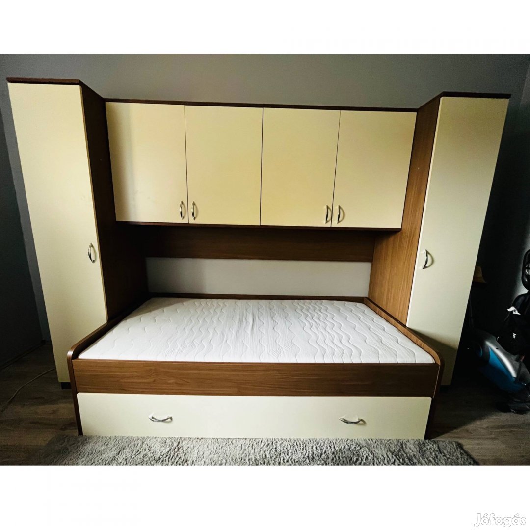 Eladó ágy szekrénnyel és matraccal együtt!