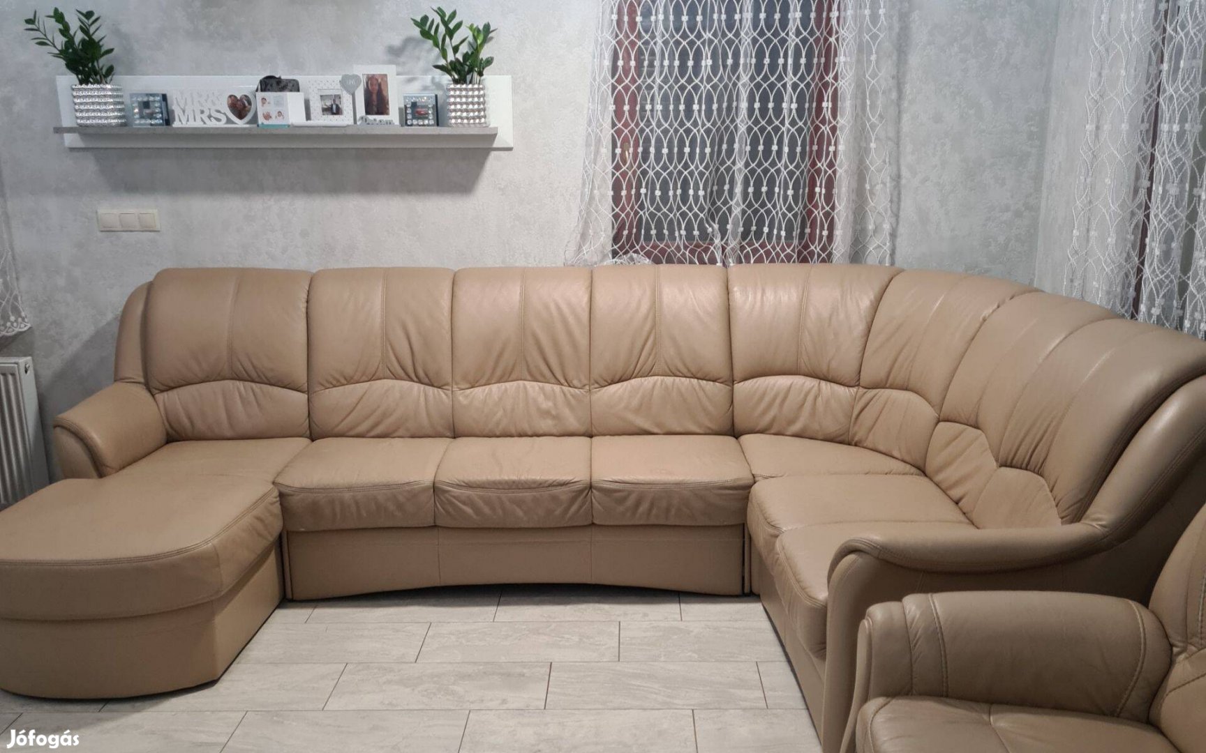 Eladó ágyazható valódi bőr kanapé