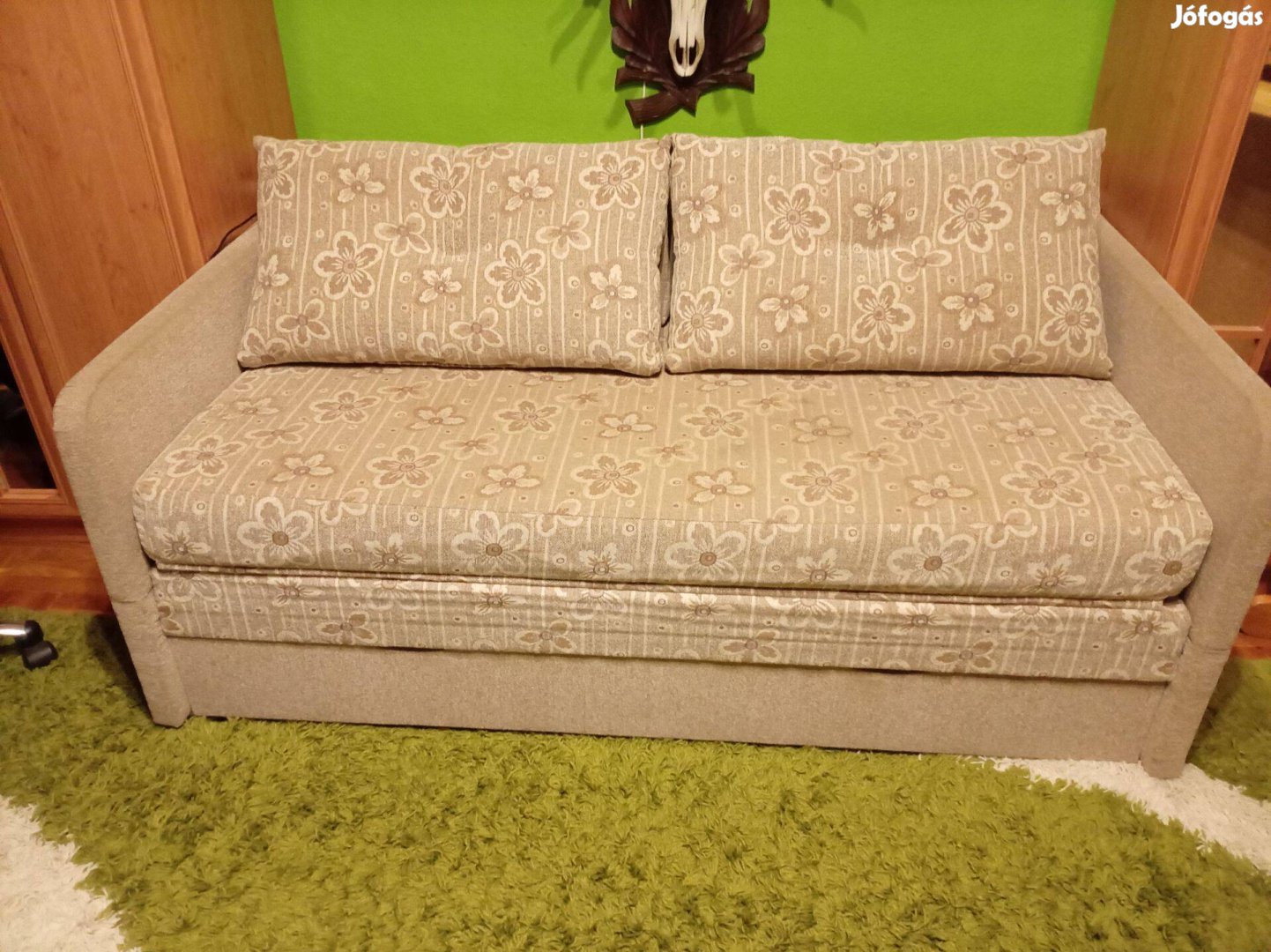 Eladó ágyneműtartós kanapéágy
