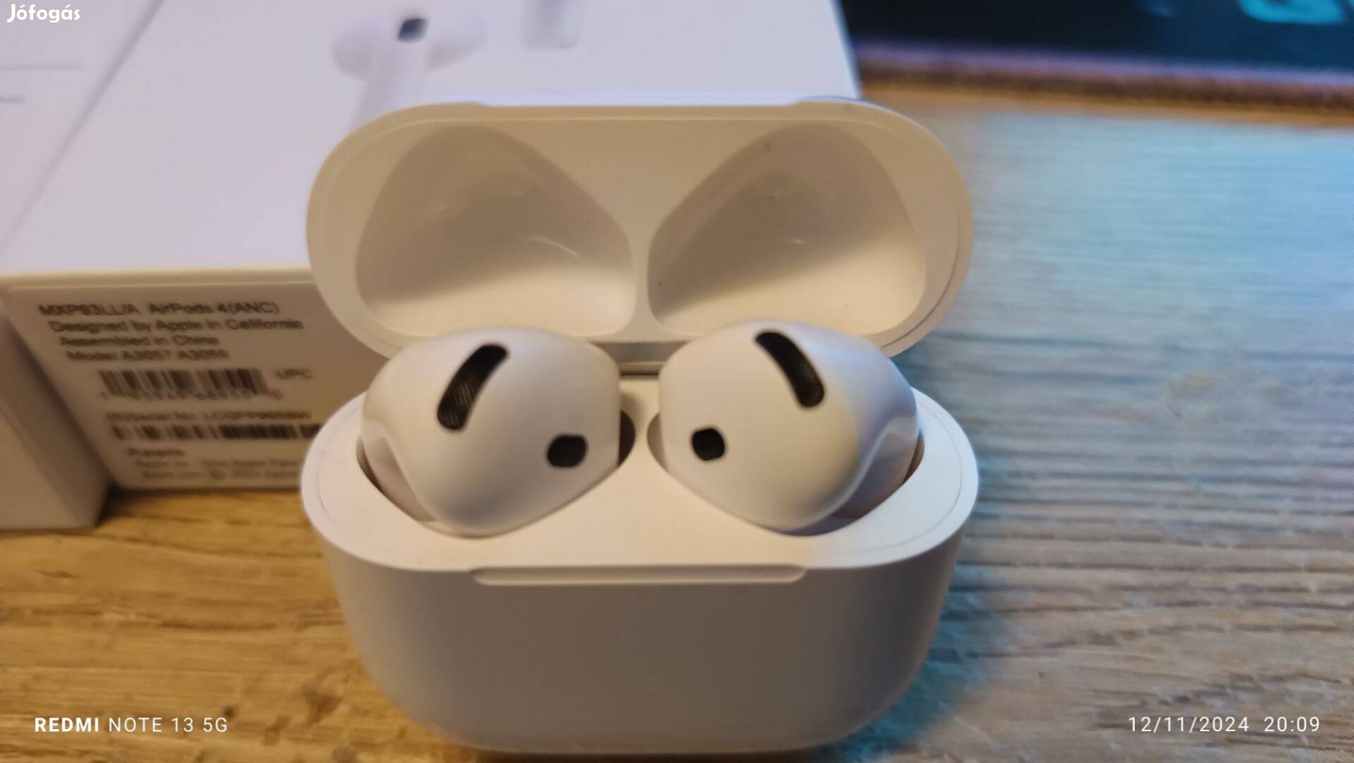 Eladó airpods 4 aktív zajszűréssel