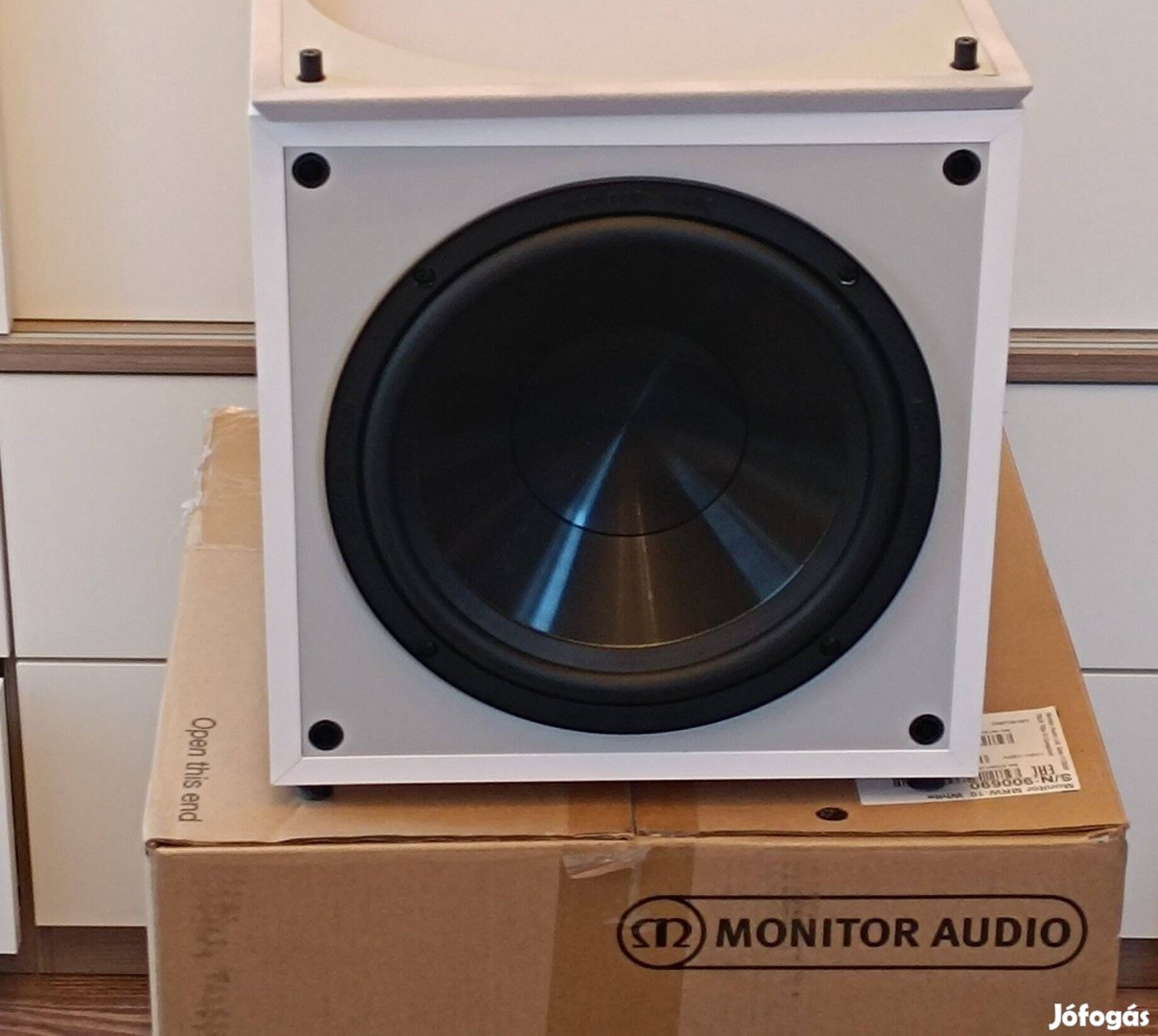 Eladó aktív mélynyomó, subwoofer. Monitor Audio Monitor Mrw-10