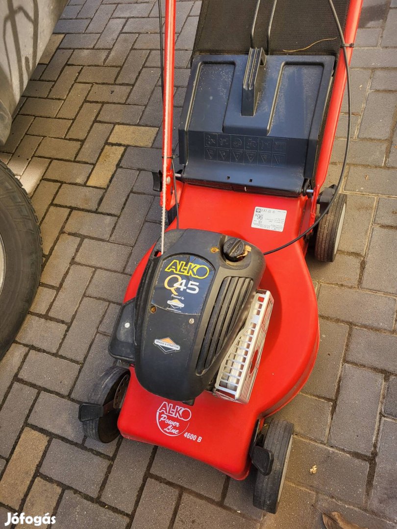 Eladó al-ko briggs motoros 4.5 le tolós,fűgyűjtős fűnyíró!
