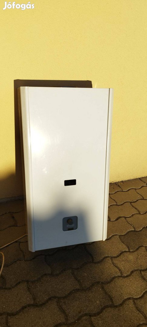 Eladó alig használt FÉG C24H fali kéményes fűtő gázkazán. 24 KW