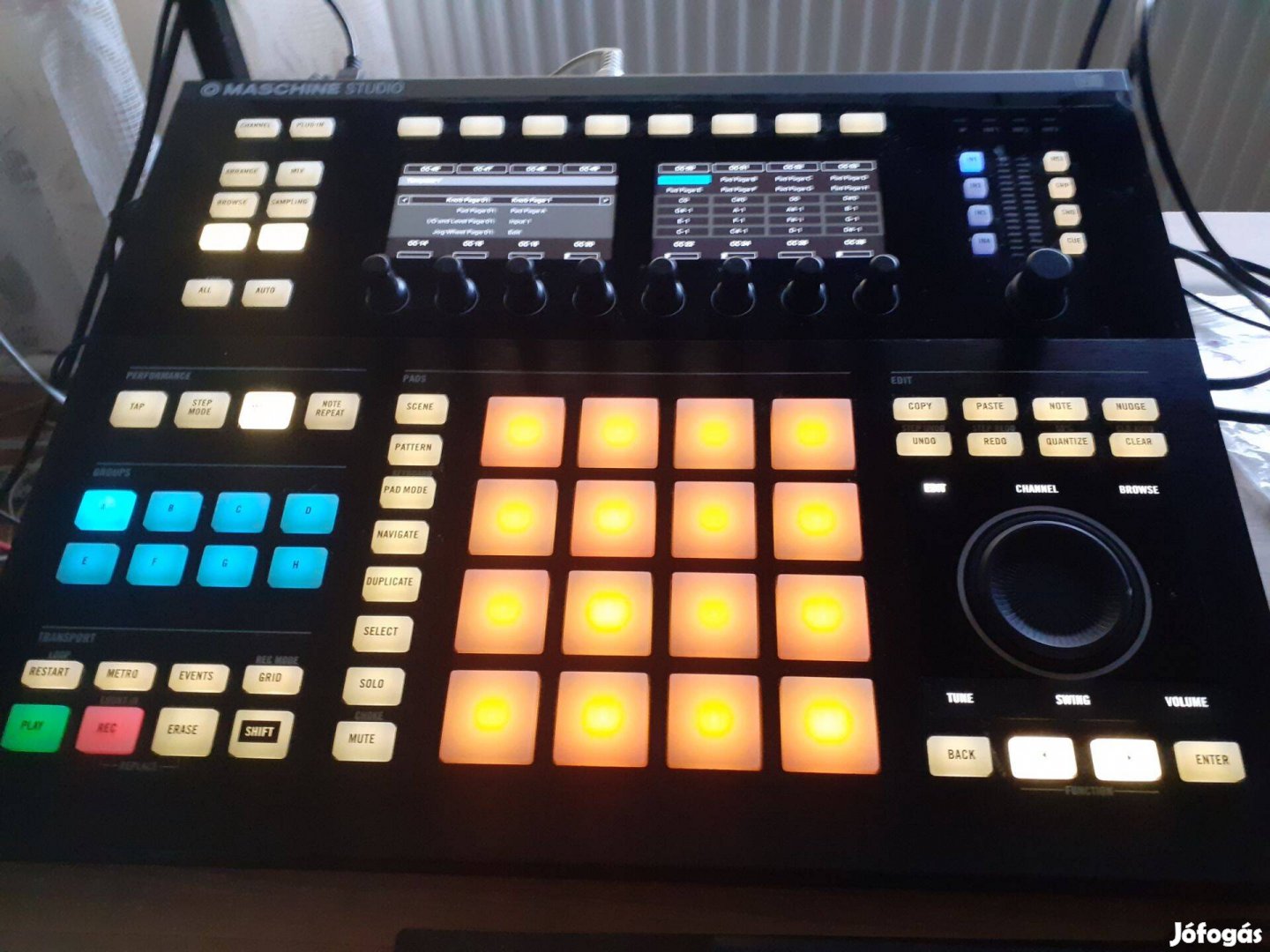 Eladó alig használt Maschine Studio 2,(patent,karcmentes)+komplete9-Se
