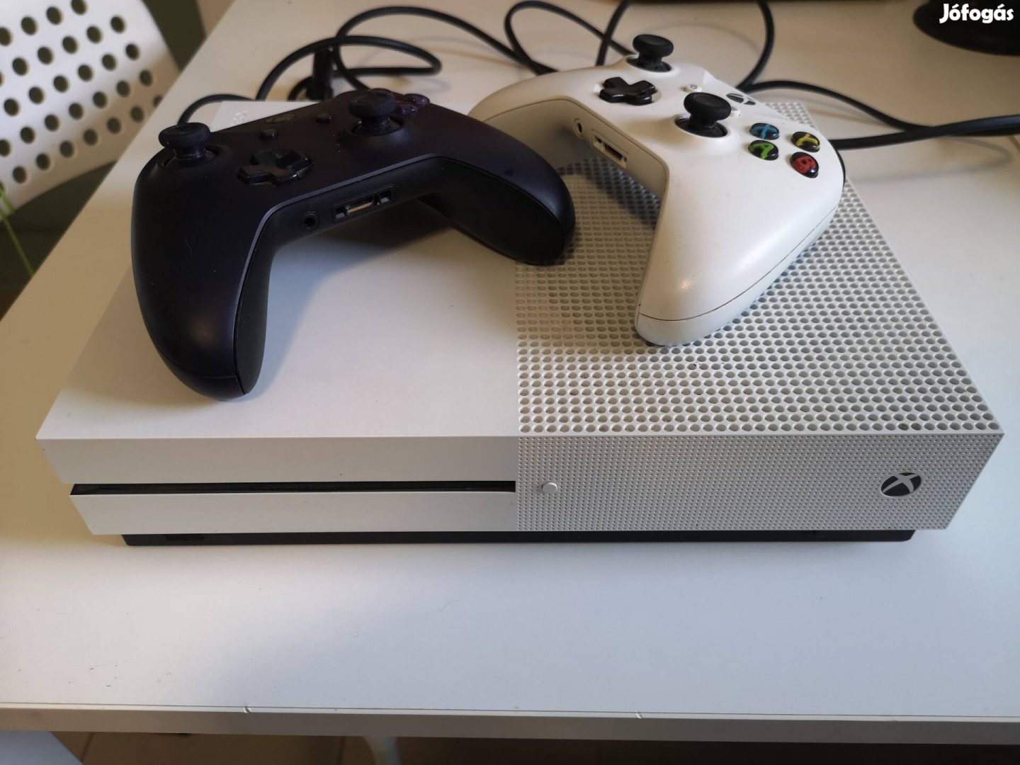 Eladó alig használt Xbox One S