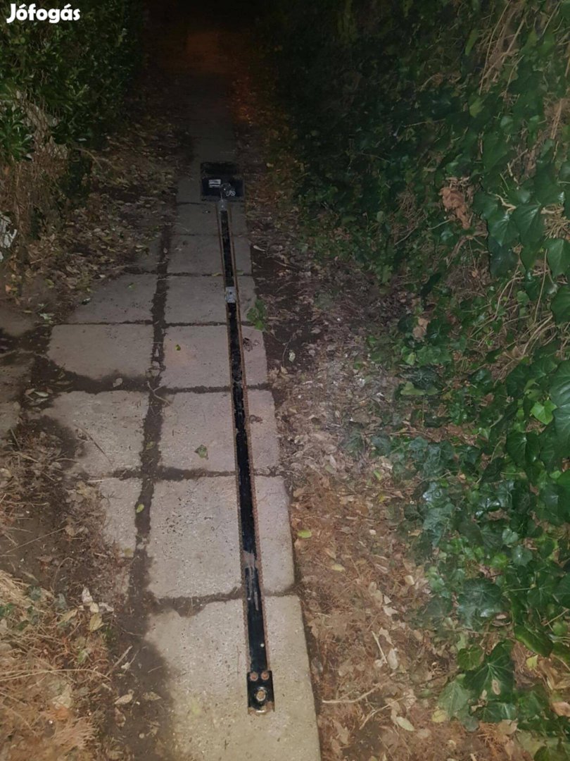 Eladó alkatrésznek Lift-Master Chamberlain garázskapu