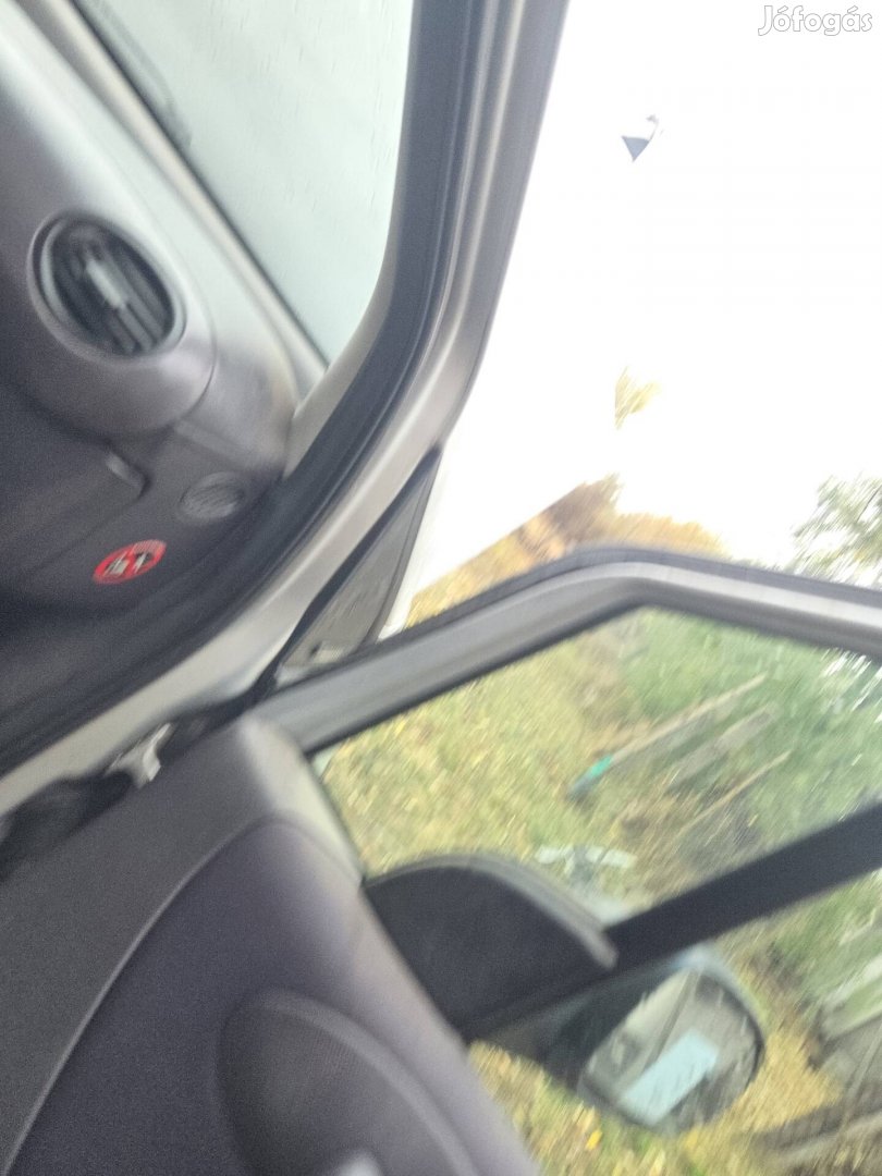 Eladó alkatrésznek mercedesz a160cdi