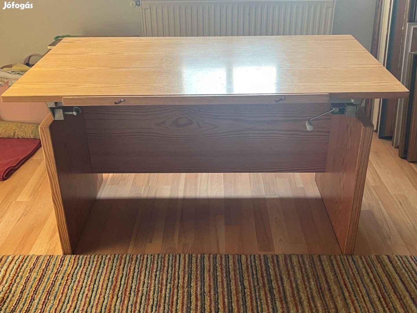 Eladó állítható magasságú íróasztal görgős fiókos tárolóval