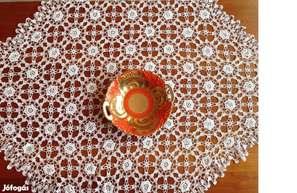 Eladó antik, kézzel horgolt terítő, csipke, csipketerítő