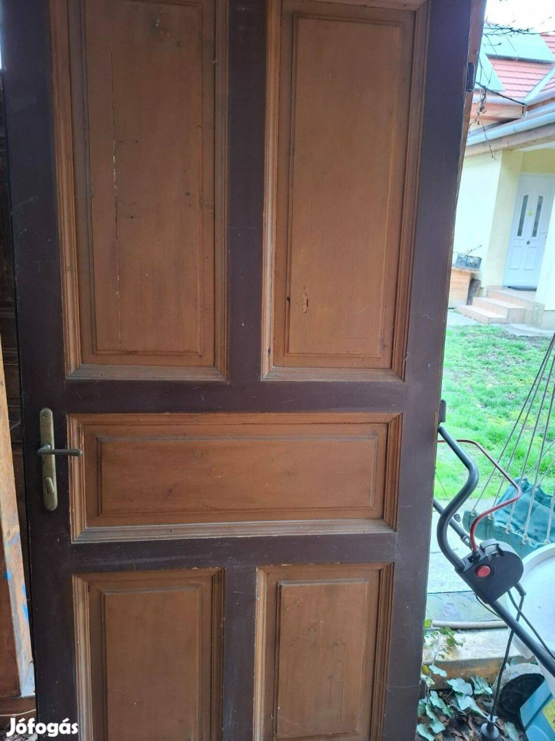 Eladó antik ajtó